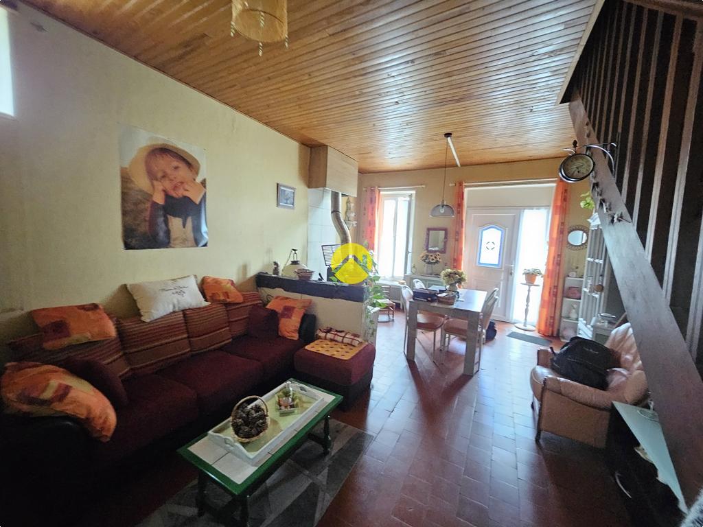 Appartement 6 pièces 120 m² · à Nérondes · 120 m² · 62 500 €