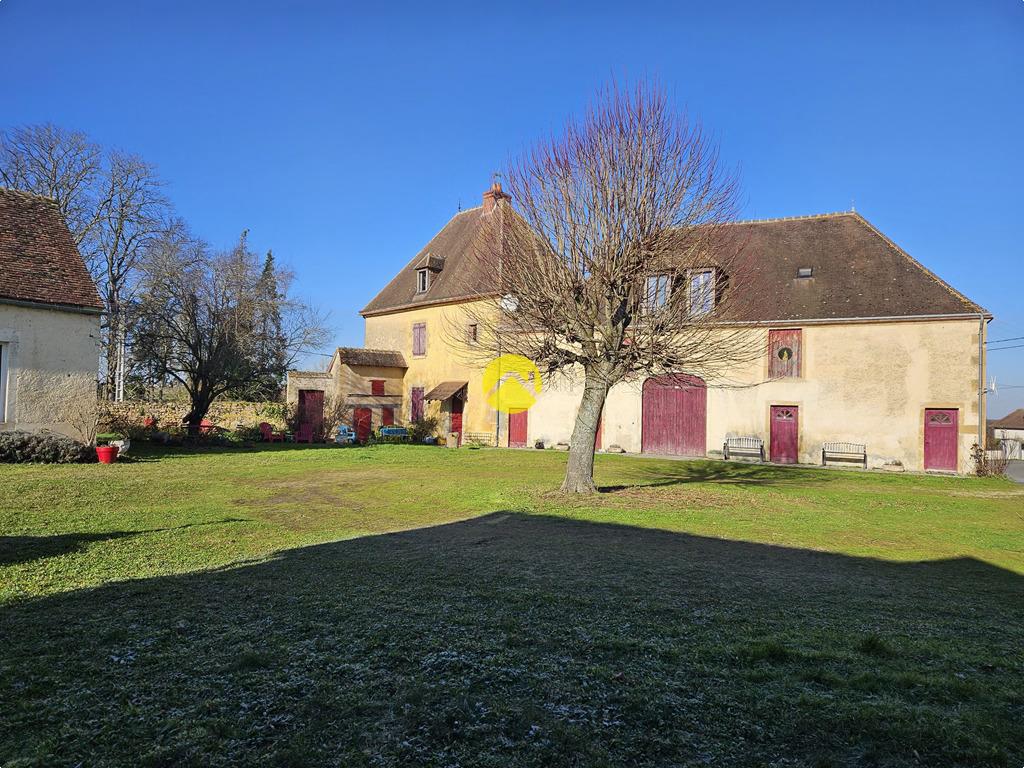 Maison 5 pièces 450 m² · à Chateaumeillant · 450 m² · 420 000 €