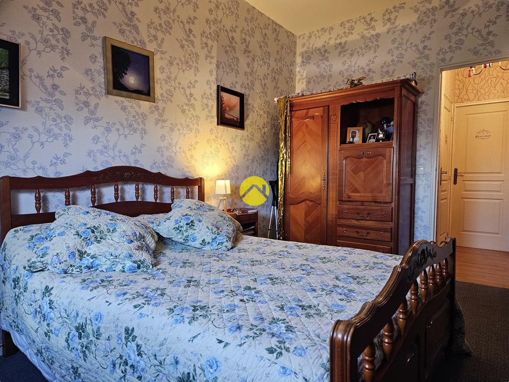 Maison 5 pièces 450 m² à Chateaumeillant, photo 9