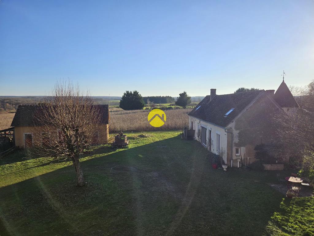 Maison 5 pièces 450 m² à Chateaumeillant, photo 2