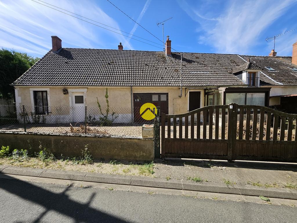 Maison 8 pièces 240 m² · à Nérondes · 240 m² · 65 000 €