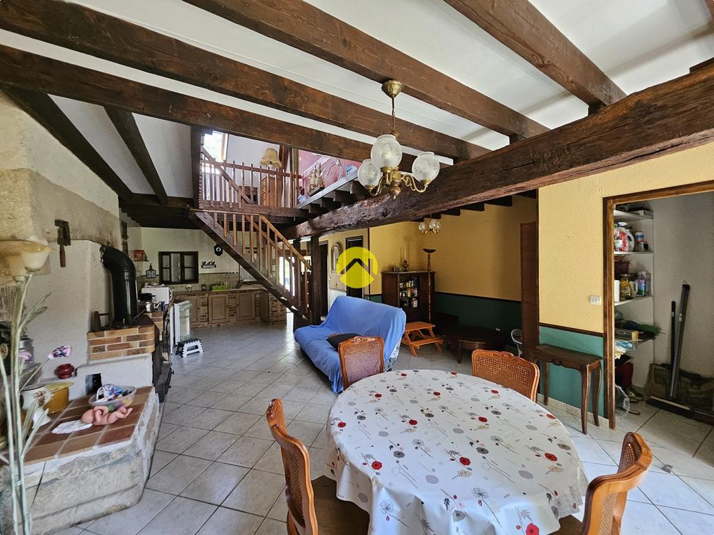 Maison 14 pièces 150 m² · à Nérondes · 150 m² · 110 000 €
