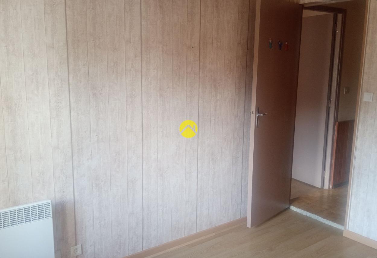 Appartement 3 pièces 75 m² à Saint-Julien-du-Sault, photo 4
