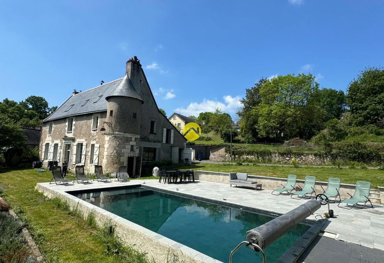 Maison 10 pièces 420 m² · à Tours · 420 m² · 940 000 €