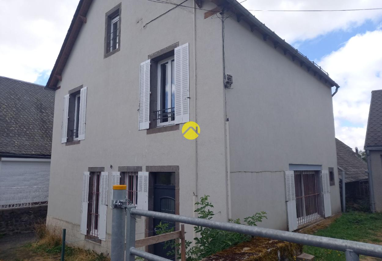 Maison 7 pièces 135 m² · à Murat · 135 m² · 96 000 €