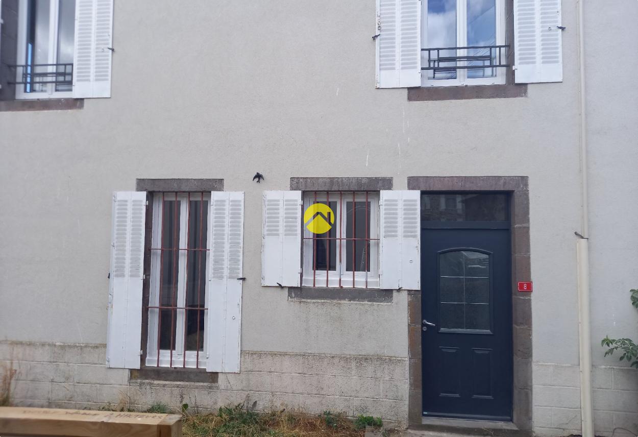 Maison 7 pièces 135 m² à Pierrefort, photo 2