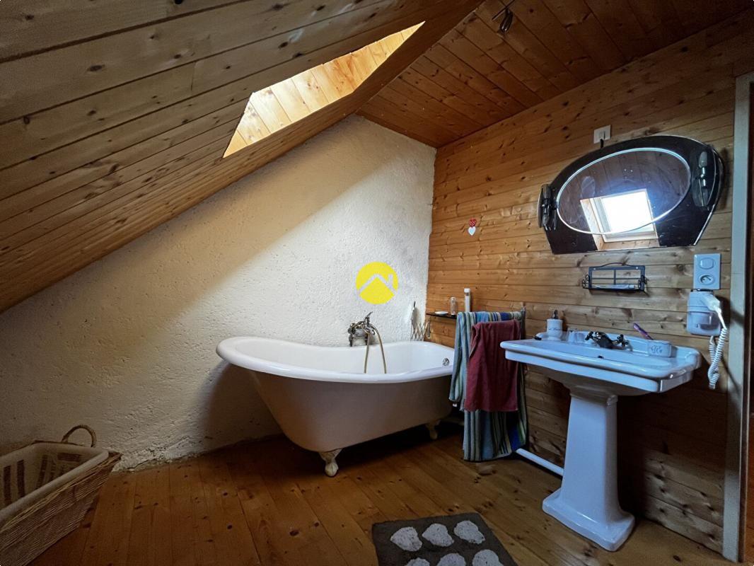 Maison 7 pièces 135 m² à Pierrefort, photo 13