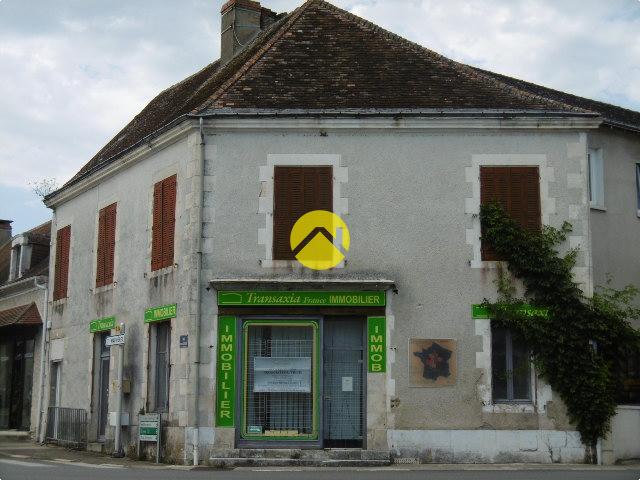 Immeuble 5 pièces 108 m² · à Belabre · 108 m² · 35 000 €
