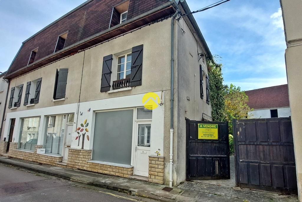Maison 10 pièces 300 m² · à Ravières · 300 m² · 149 000 €