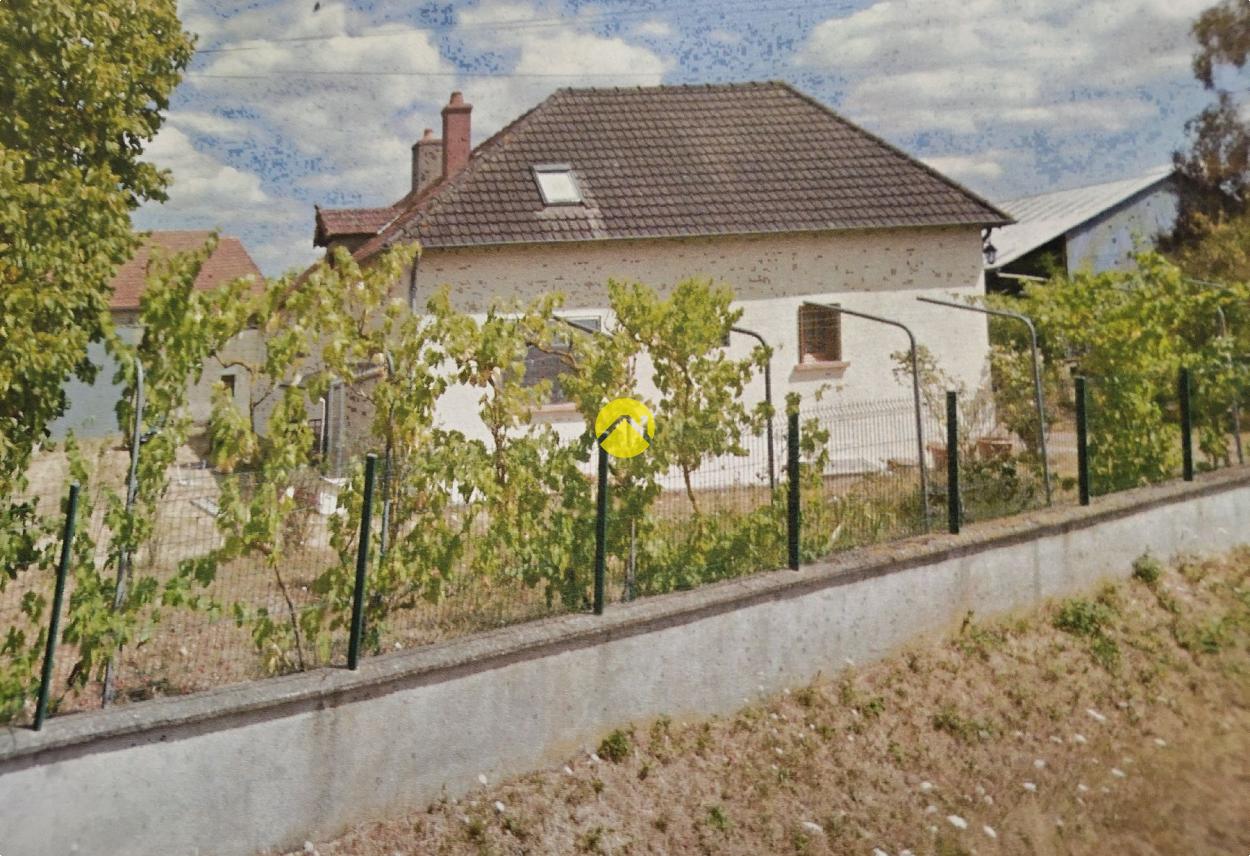 Maison 7 pièces 176 m² · à Saint Amand-Montrond · 176 m² · 243 800 €