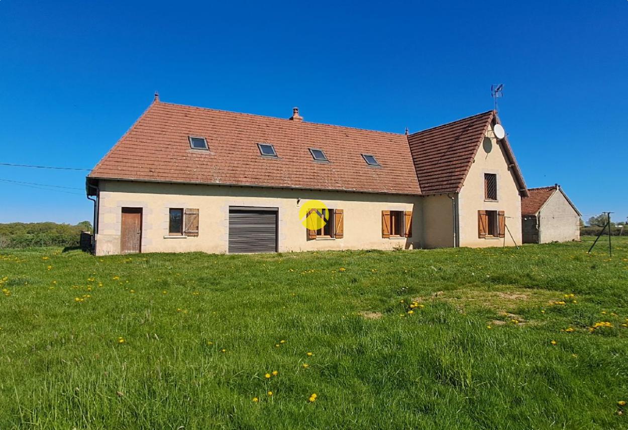 Maison 11 pièces 229 m² · à Gipcy · 229 m² · 203 300 €
