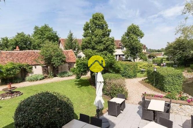 Maison 22 pièces 785 m² · à Sancoins · 785 m² · 499 800 €
