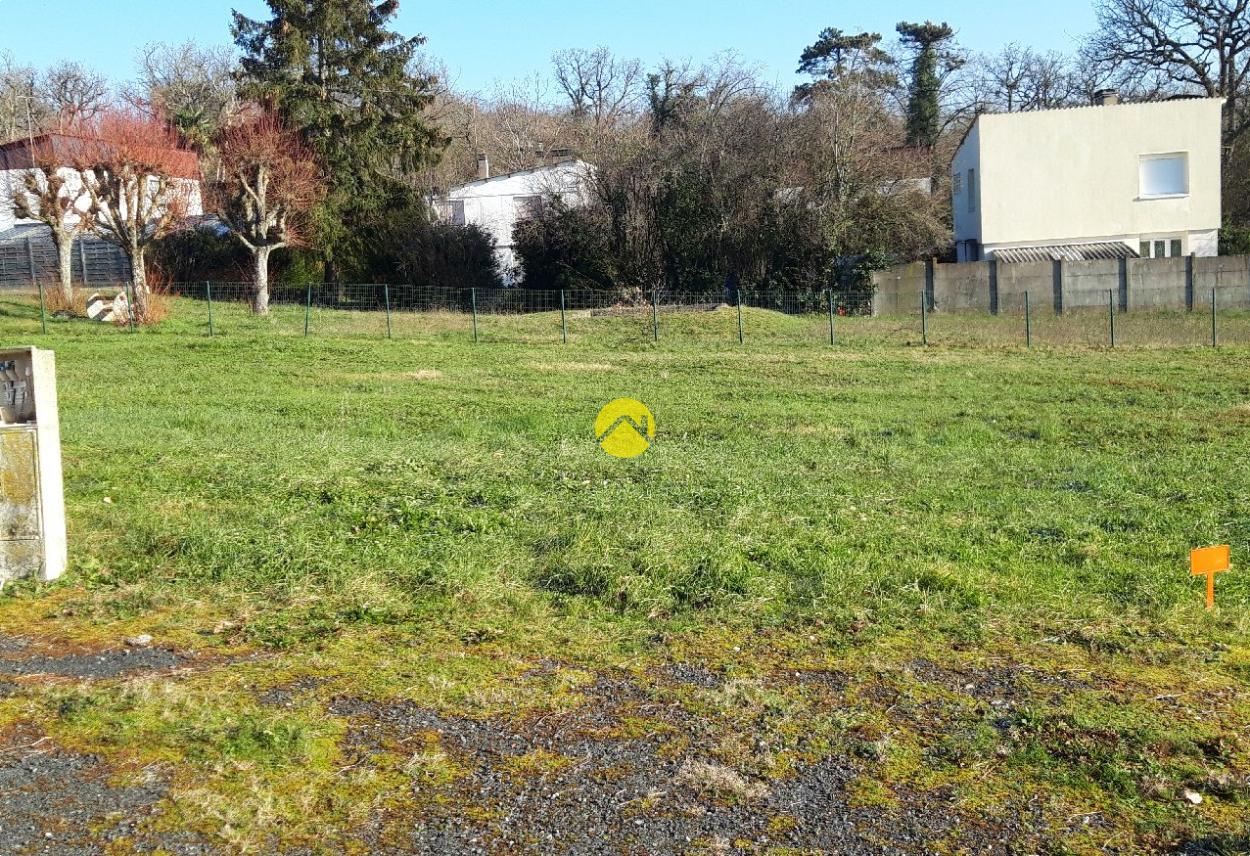 TERRAIN CONSTRUCTIBLE 908 M2 à Charost, photo 2