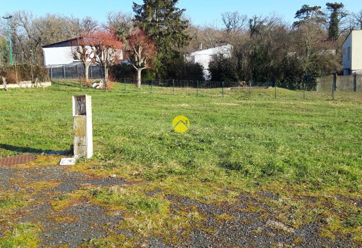 TERRAIN CONSTRUCTIBLE 908 M2 à Charost, photo 3