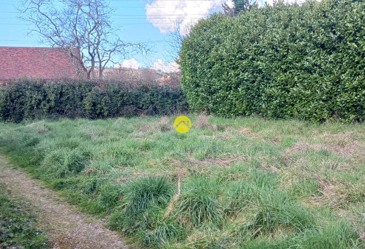 Terrain constructible · au Buisson-de-Cadouin · 23 000 €