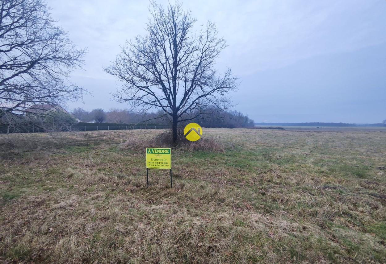 TERRAIN A BATIR 2471m² · à Tracy-sur-Loire · 32 000 €