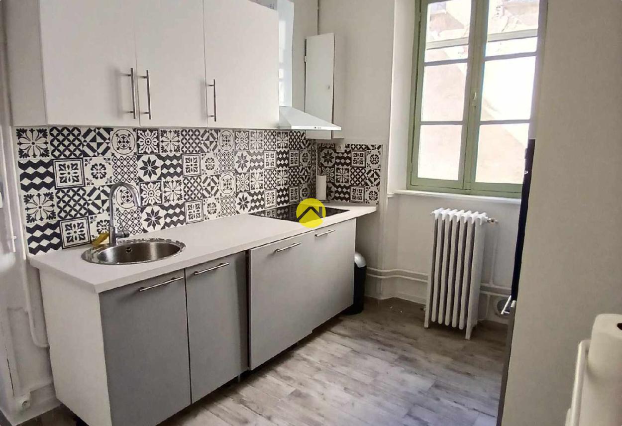 Appartement 7 pièces 190 m² à Néris-les-Bains, photo 3
