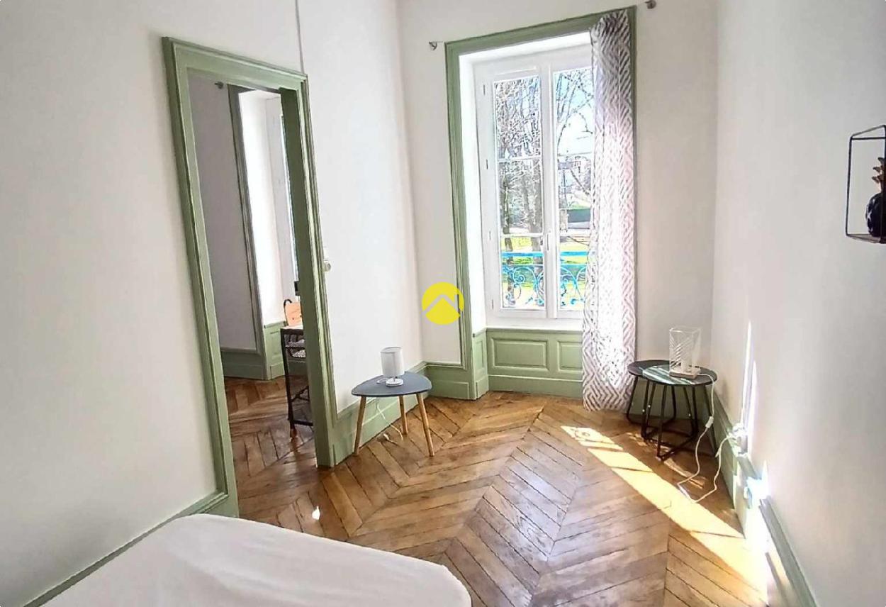Appartement 7 pièces 190 m² à Néris-les-Bains, photo 5