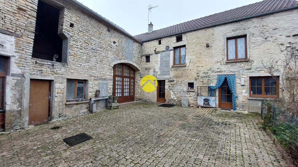 Maison 4 pièces 107 m² · à Laignes · 107 m² · 96 000 €