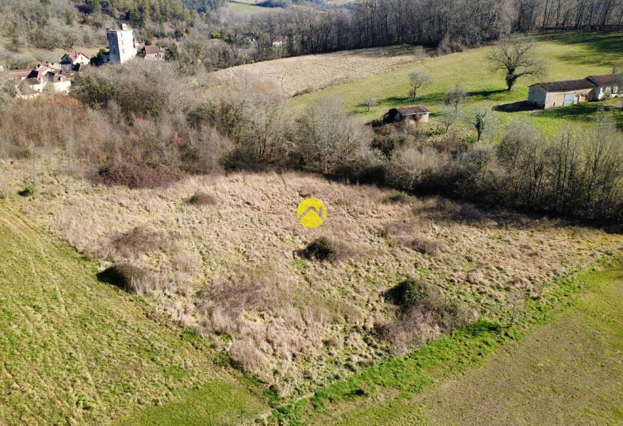 Joli terrain à batir au calme avec un surface de 4055m2 à Saint-Georges-de-Montclard, photo 3