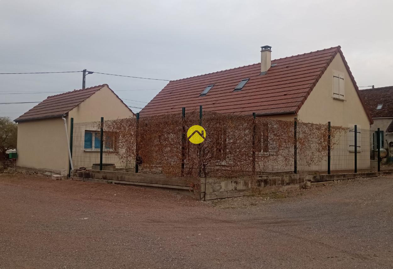 Maison 4 pièces 138 m² · à Thorigny-sur-Oreuse · 138 m² · 235 000 €