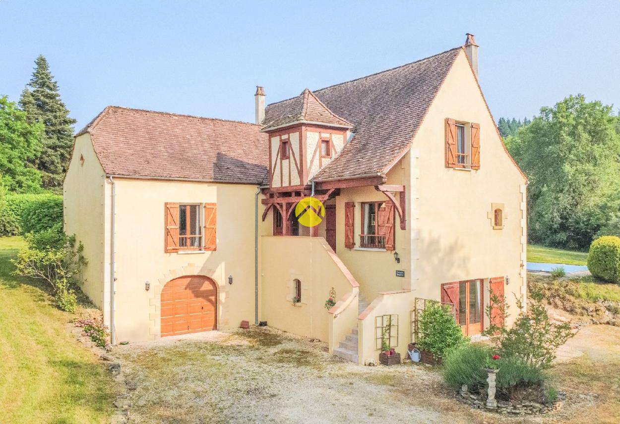 Maison 8 pièces 215 m² · à Le-Buisson-de-Cadouin · 215 m² · 495 000 €