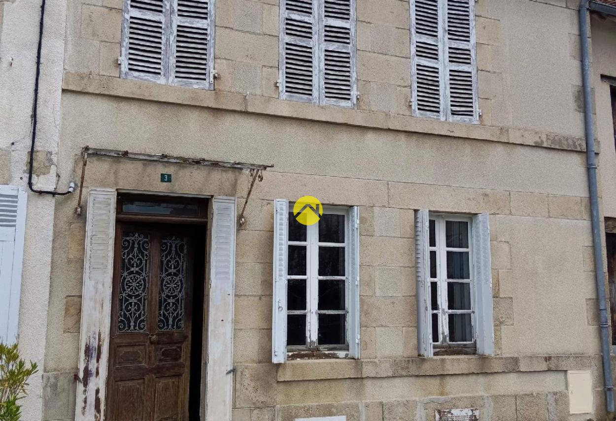 Maison 5 pièces 100 m² · à Cheniers · 100 m² · 35 000 €