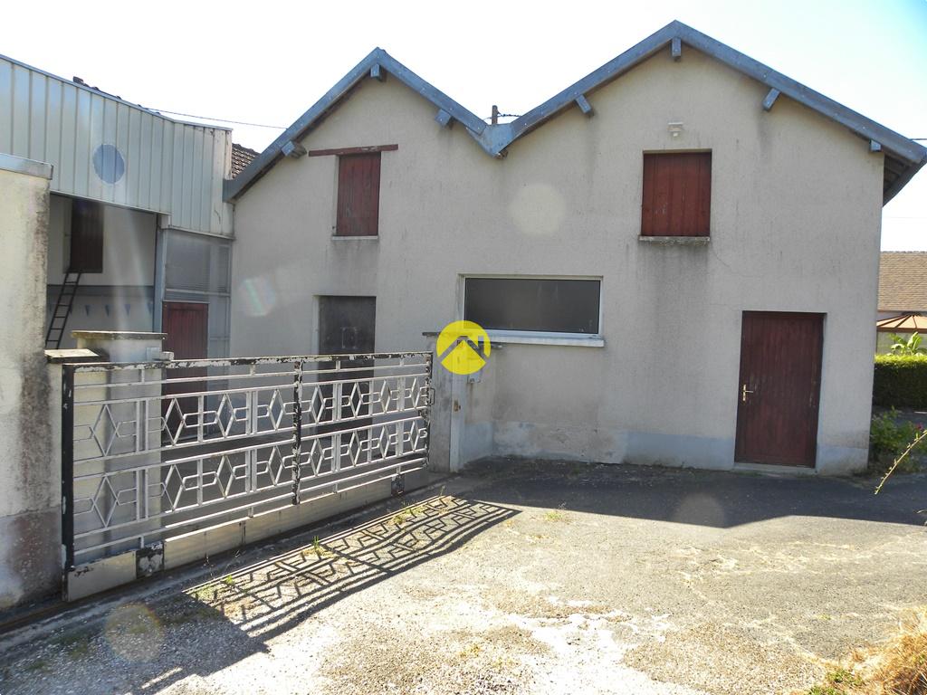 Maison 8 pièces 370 m² à Santranges, photo 2