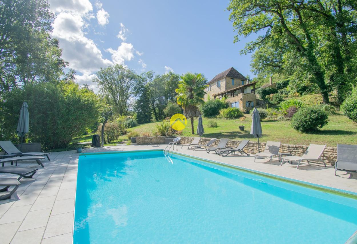 Maison 15 pièces 238 m² à Le-Buisson-de-Cadouin, photo 2