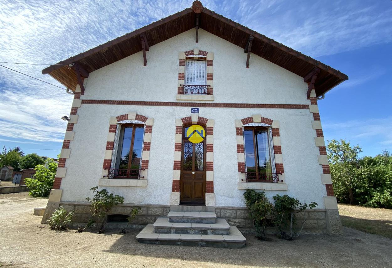 Maison 10 pièces 170 m² · à La Guerche sur l'Aubois · 170 m² · 169 500 €