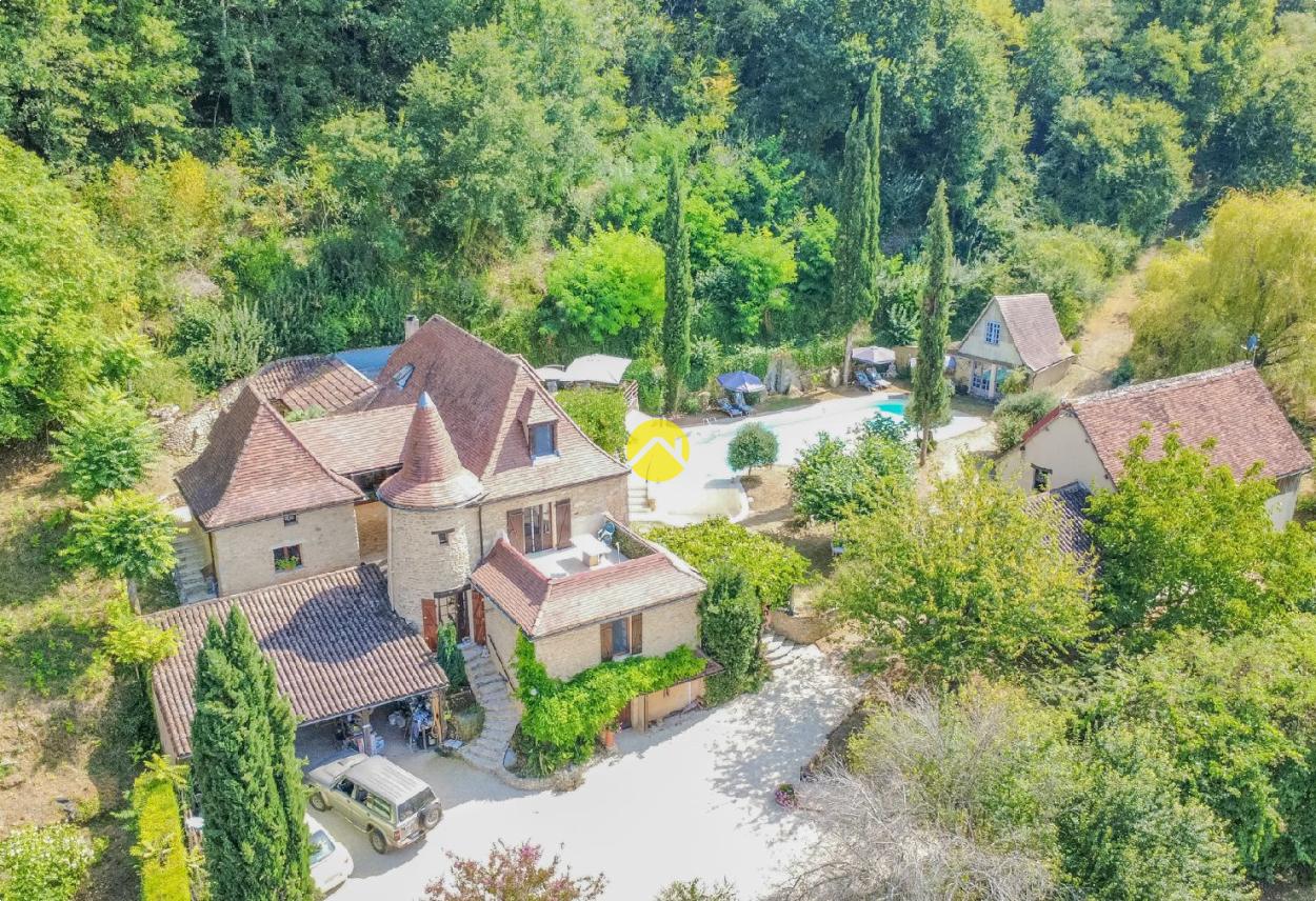 Maison 9 pièces 182 m² · à Saint-Chamassy · 182 m² · 572 000 €