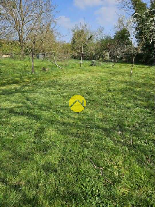 TERRAIN A BATIR A BAUGY · 25 000 €