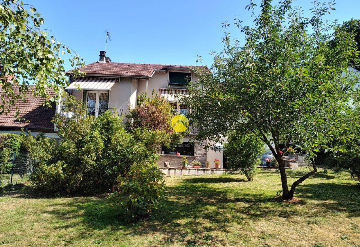 Maison 7 pièces 130 m² à Dun-le-Palestel, photo 2