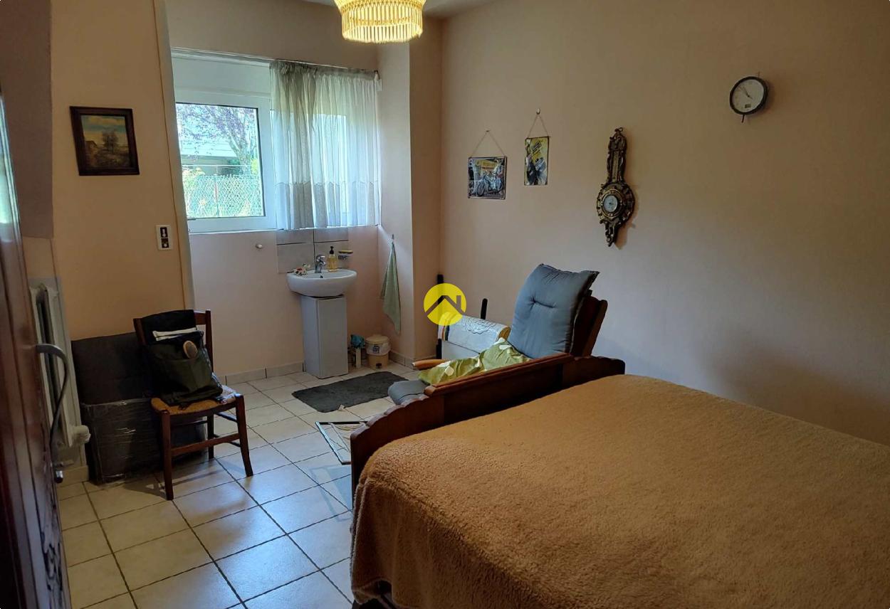 Maison 7 pièces 130 m² à Dun-le-Palestel, photo 5