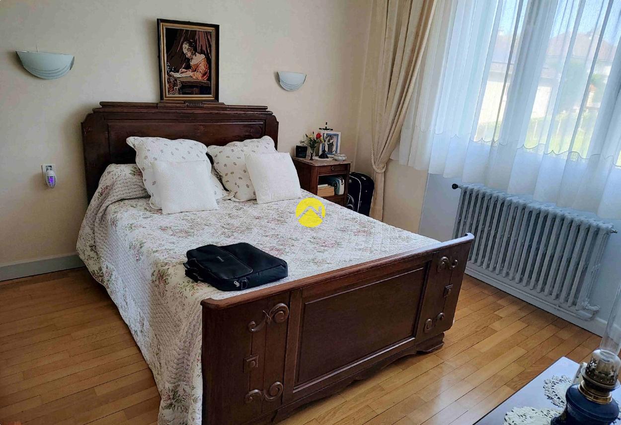 Maison 7 pièces 130 m² à Dun-le-Palestel, photo 6