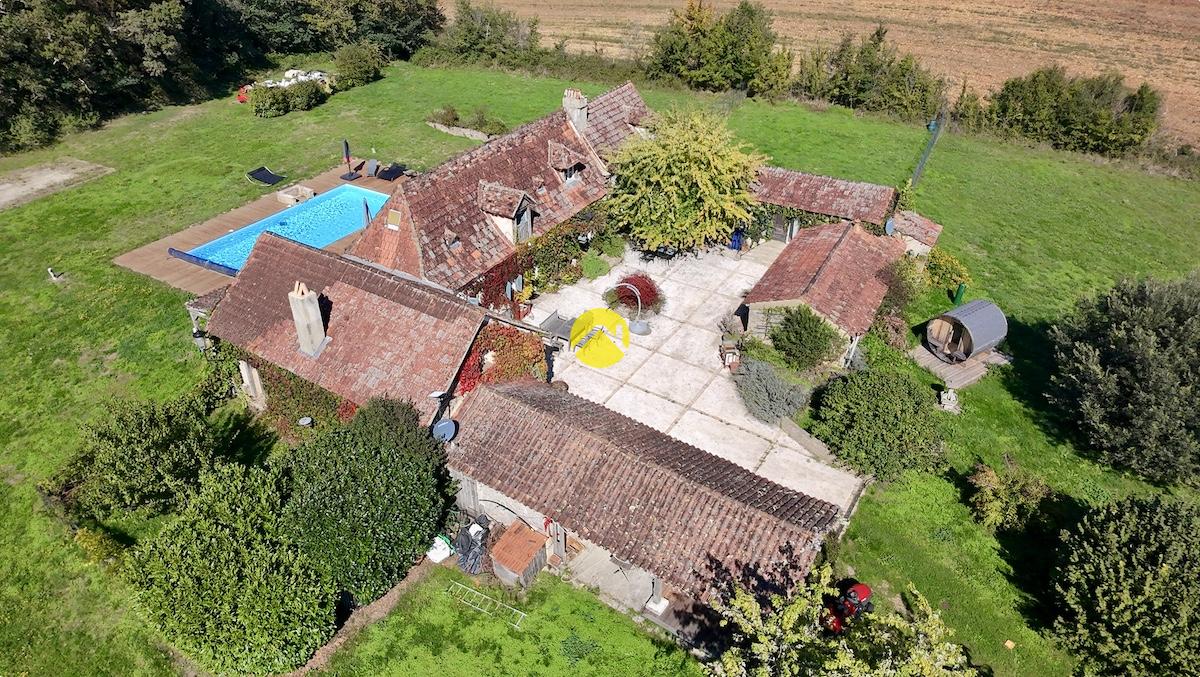 Maison 7 pièces 350 m² · à Val de Louyre Et Caudeau · 350 m² · 676 000 €