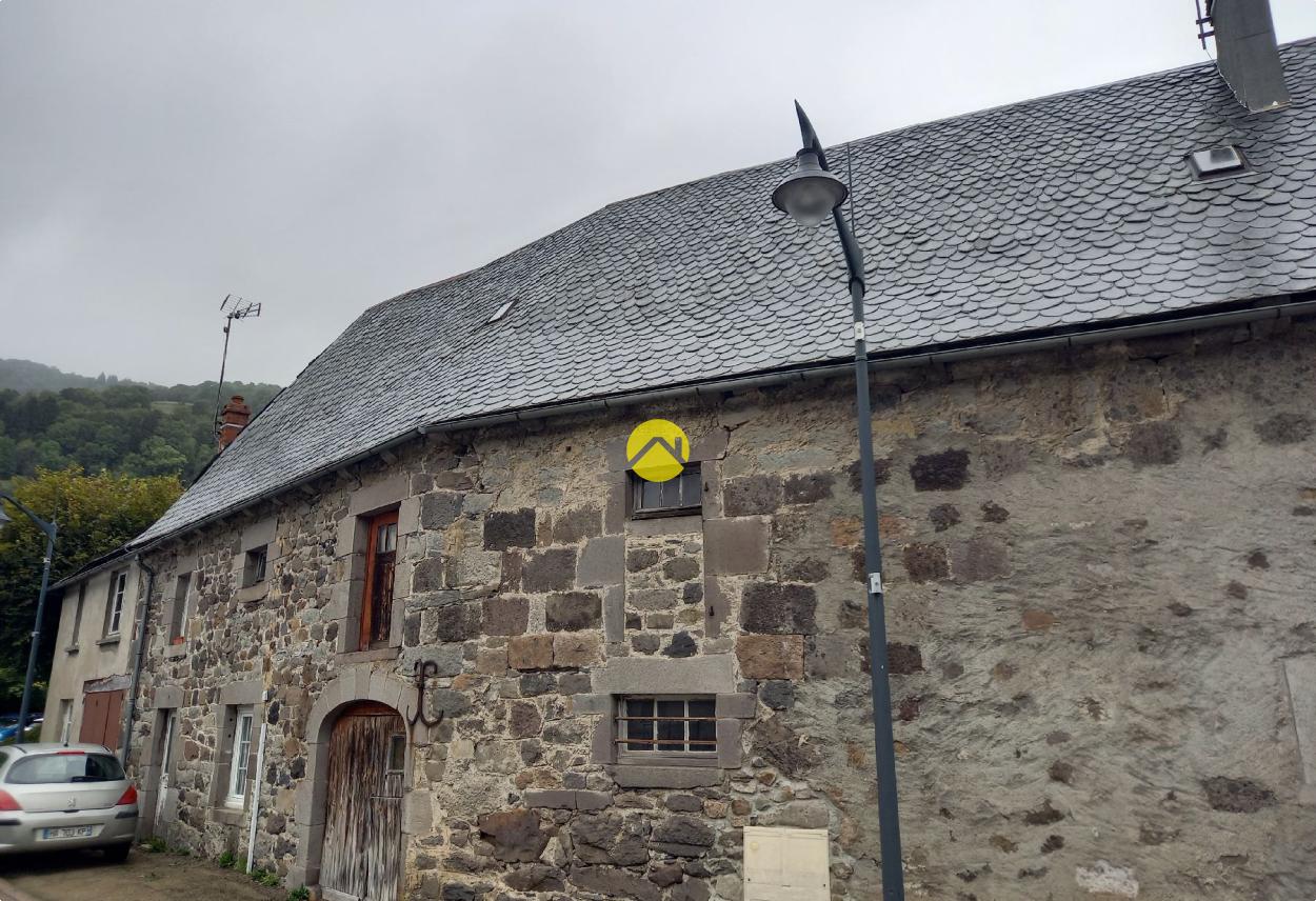 Maison 6 pièces 100 m² · à Murat · 100 m² · 77 000 €