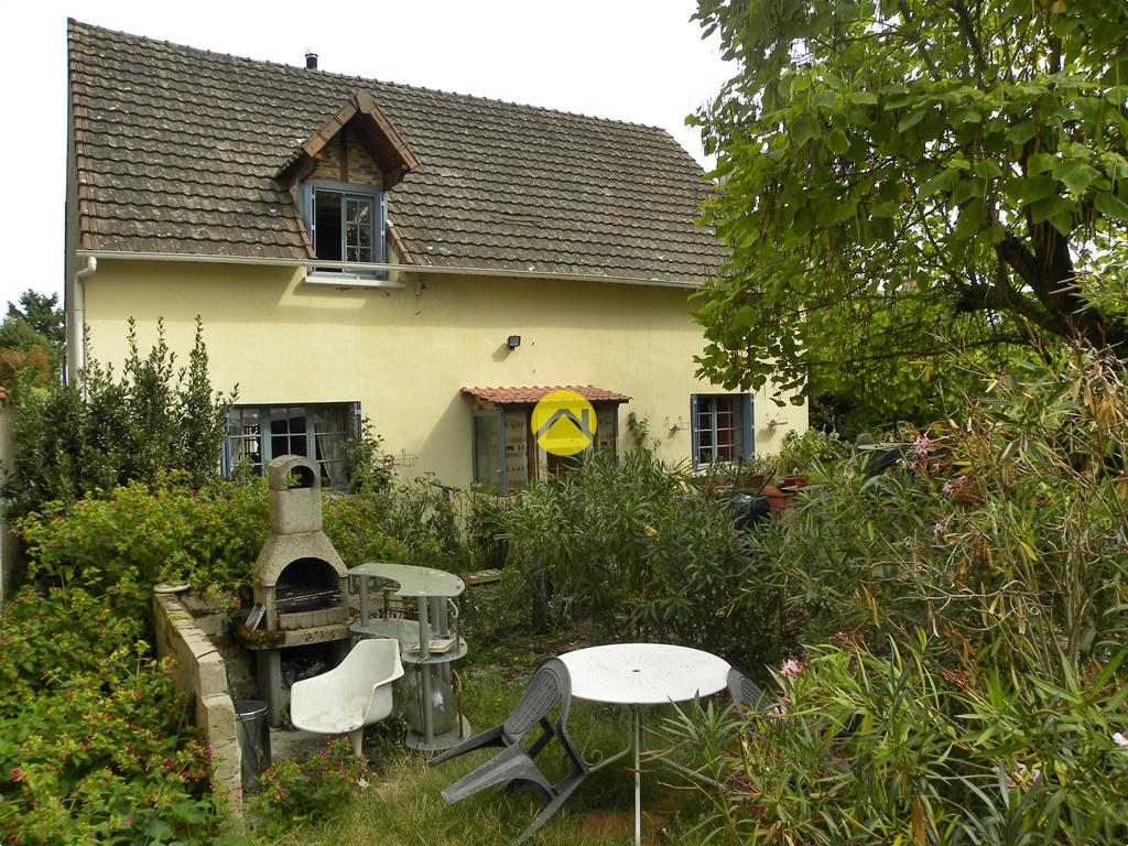Maison 4 pièces 105 m² · à Lere · 105 m² · 72 500 €