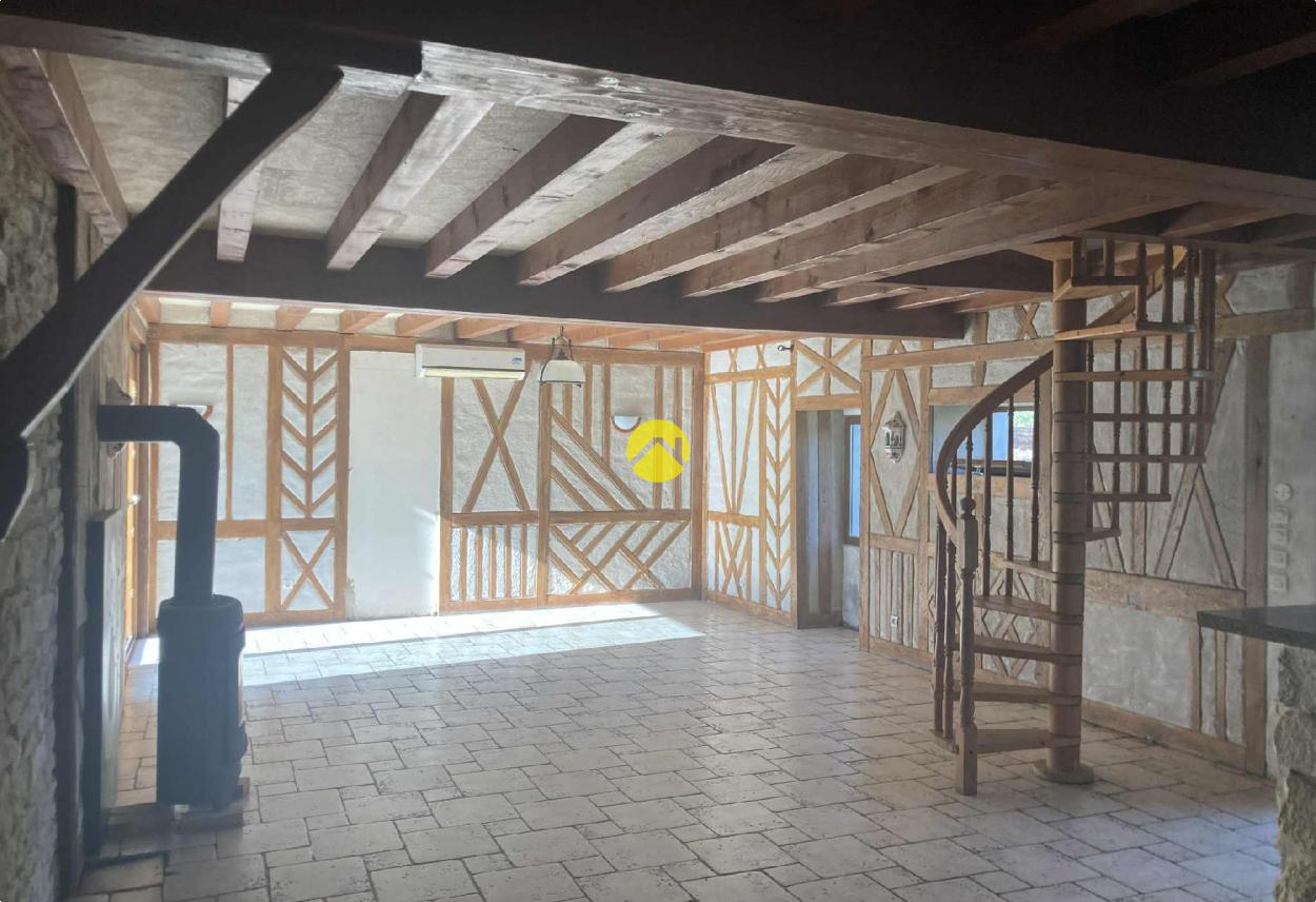 Maison 4 pièces 124 m² · à Blet · 124 m² · 53 000 €