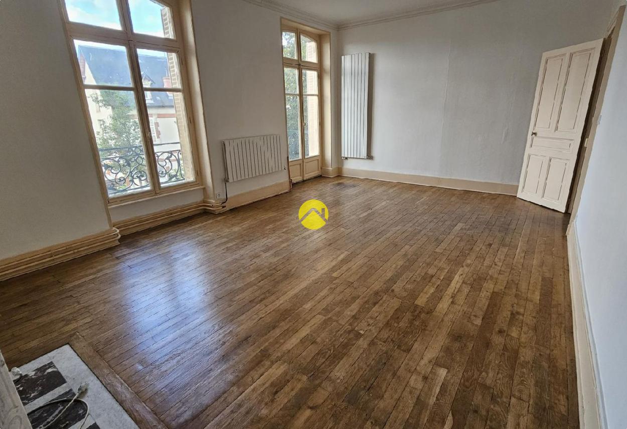 Maison 12 pièces 311 m² à Néris les Bains, photo 8