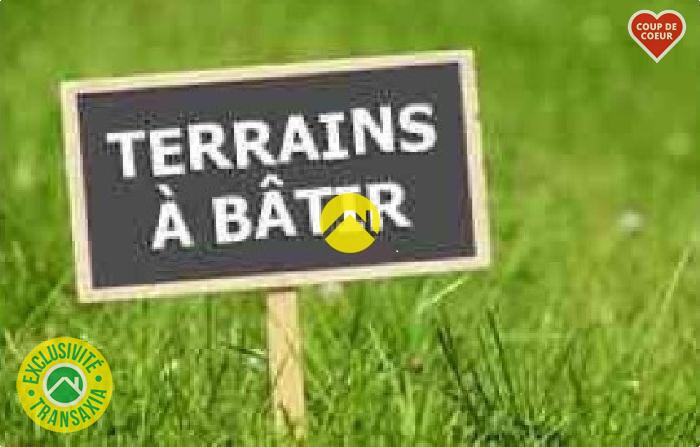 Terrain à bâtir + pré attenant