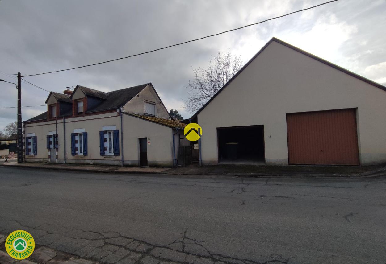 BEAUX VOLUMES AVEC GRANDS GARAGES !