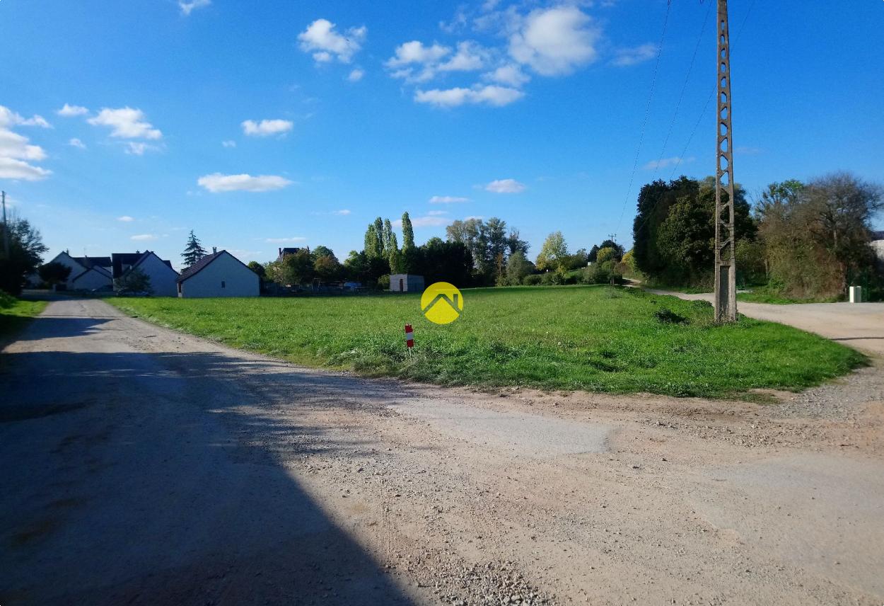 TERRAIN A BATIR · à Saint Amand- Montrond · 35 000 €