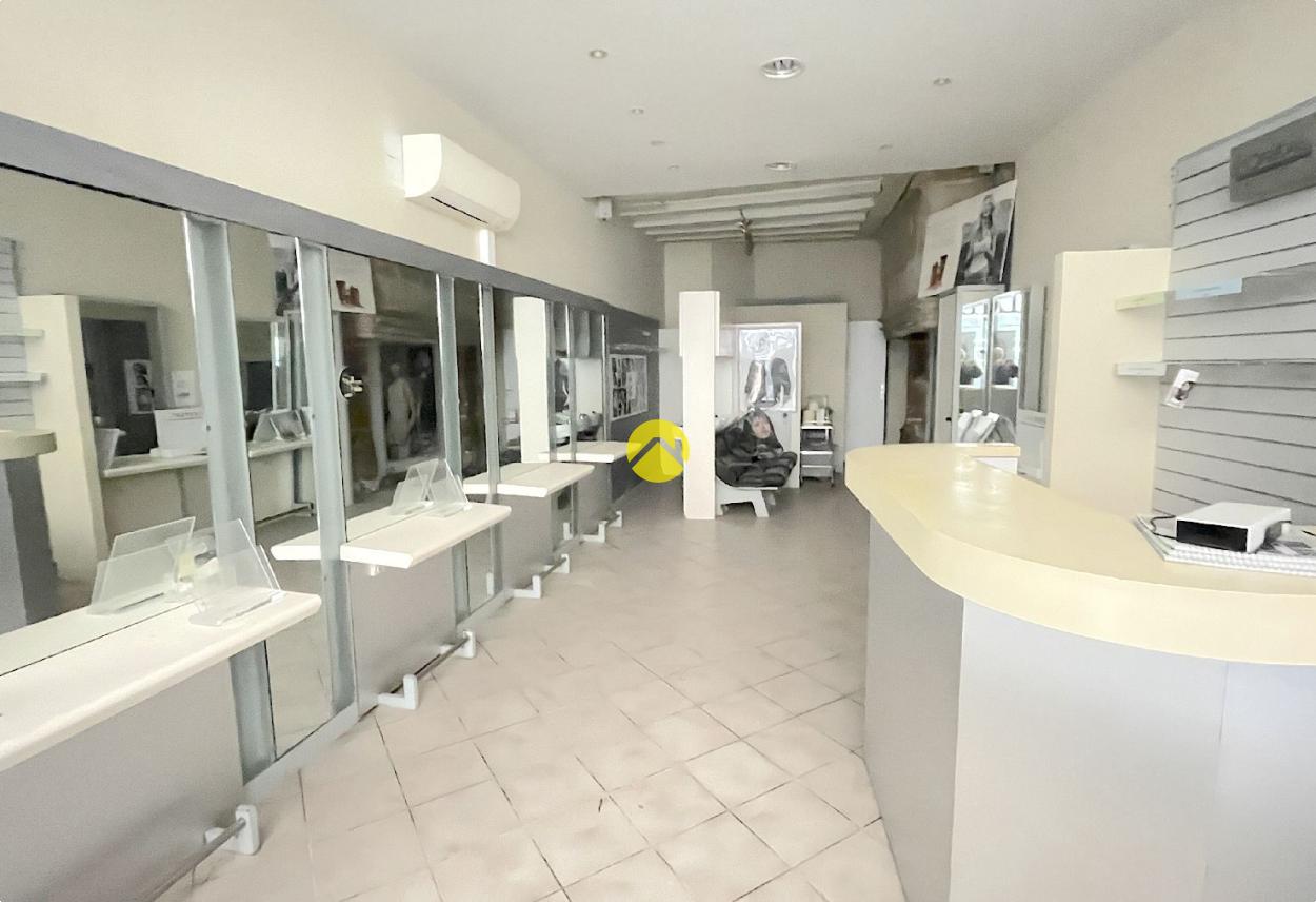 Immeuble 1 pièce 46 m² · à Bourges · 46 m² · 107 000 €