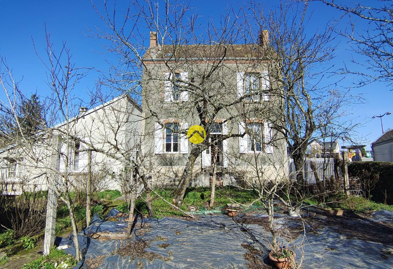 Maison 5 pièces 120 m² · à Bonnat · 120 m² · 56 000 €