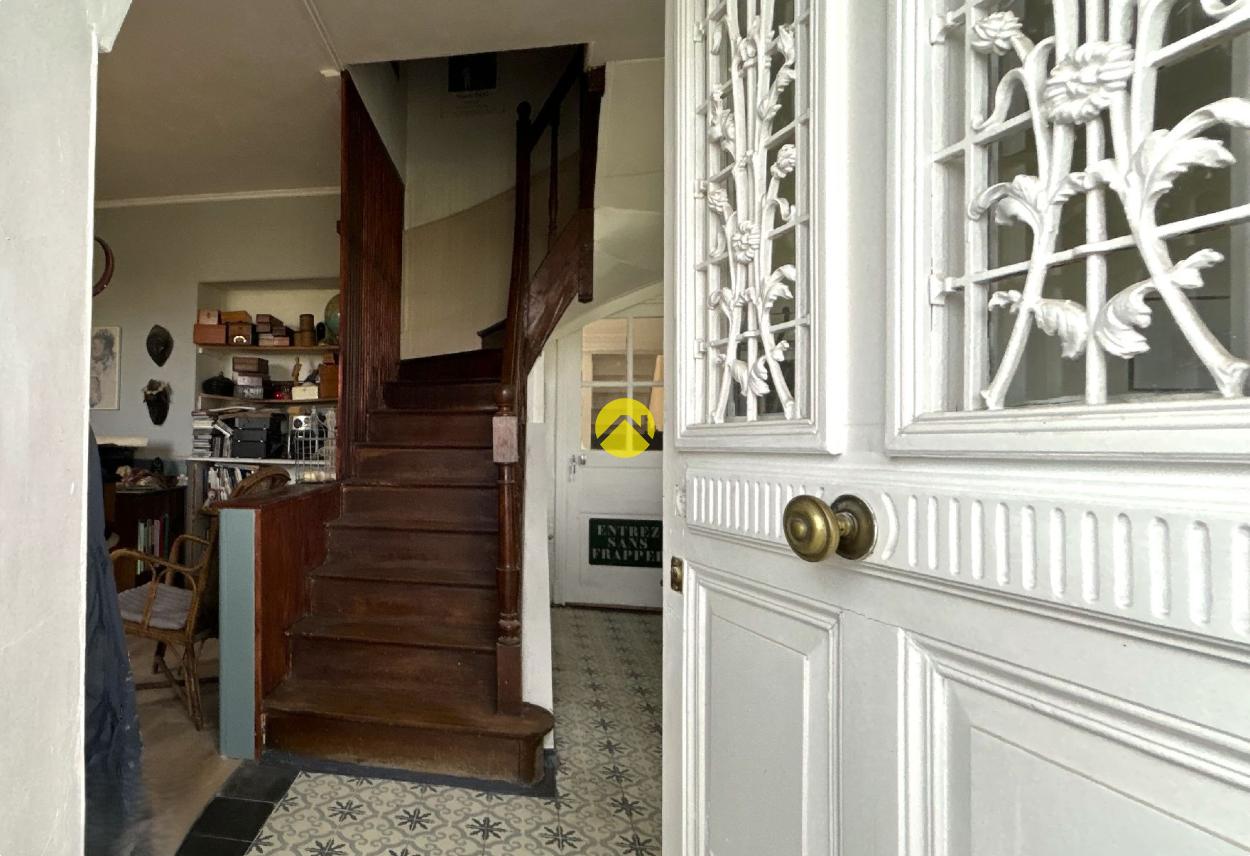 Maison 7 pièces 227 m² · à Mourioux-Vieilleville · 227 m² · 230 000 €