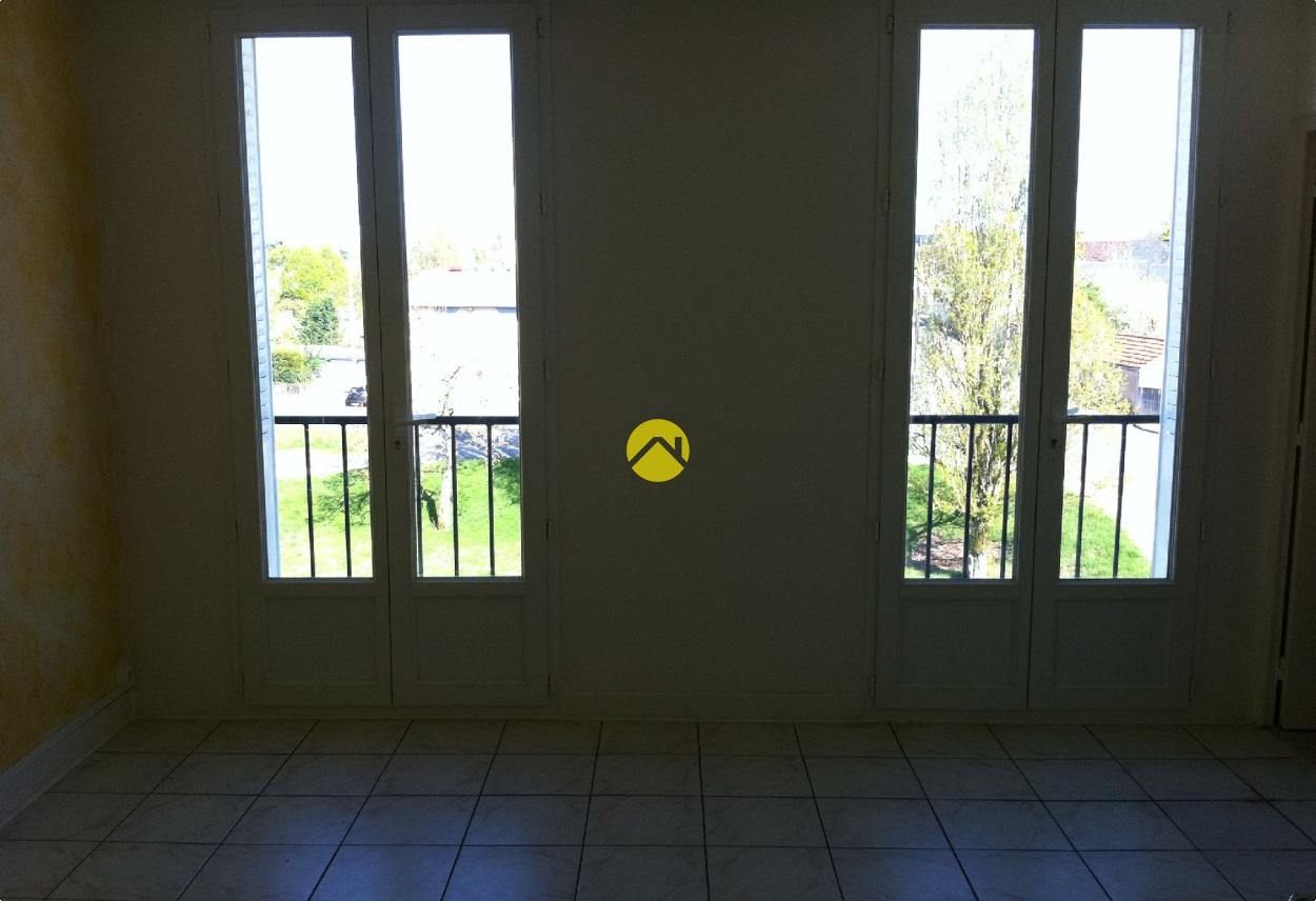 Appartement 3 pièces 48 m² à Saint Florent sur Cher, photo 2