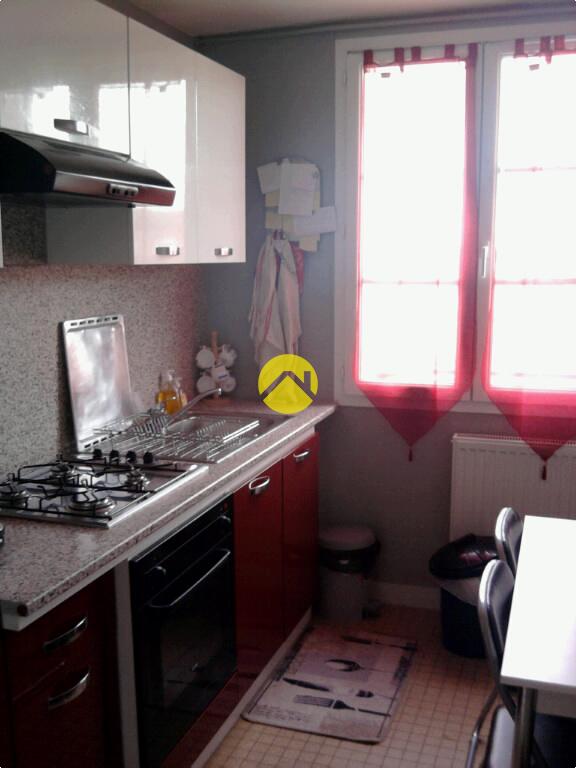 Appartement 3 pièces 48 m² à Saint Florent sur Cher, photo 3