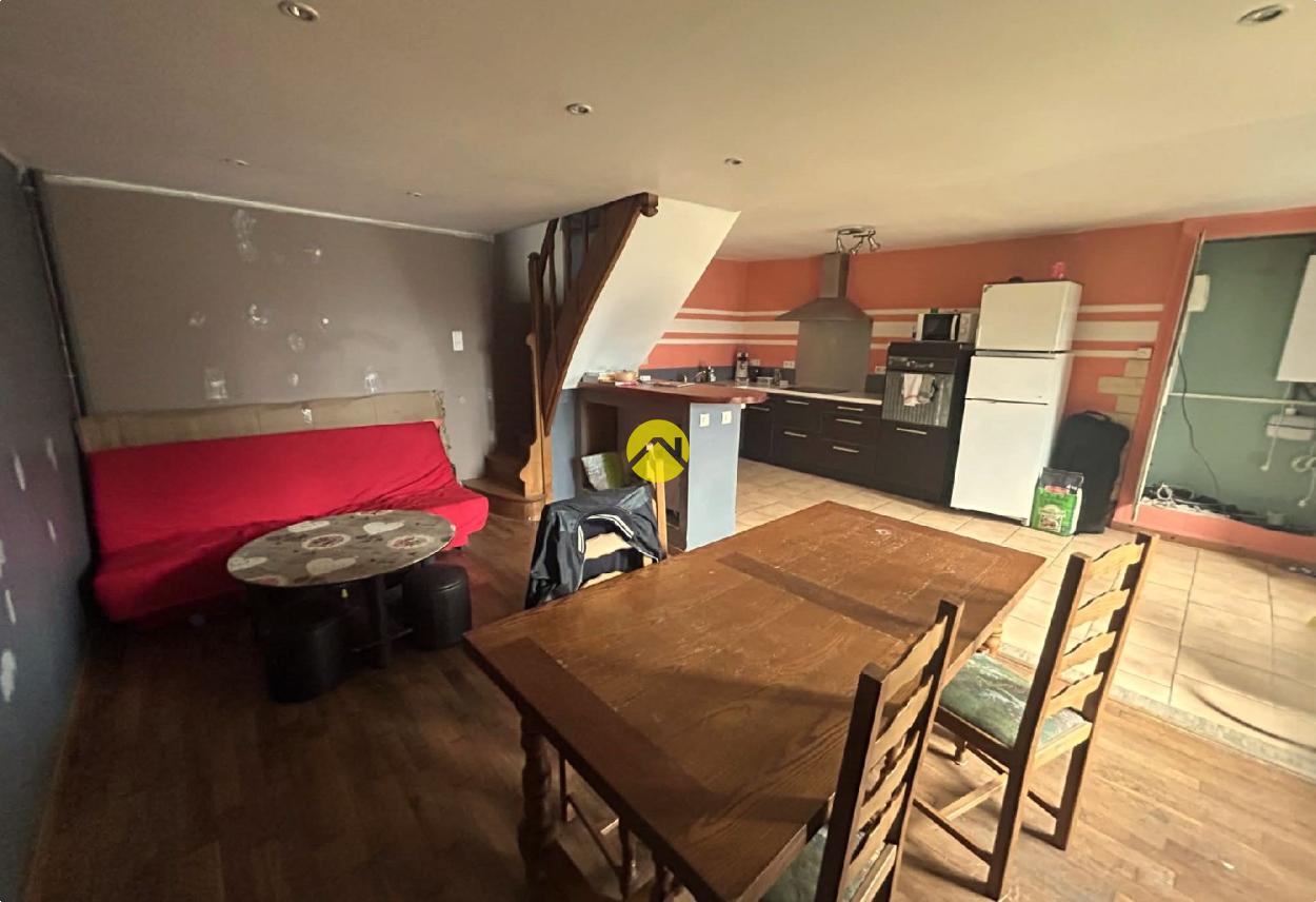 Maison 3 pièces 69 m² · à Cerilly · 69 m² · 60 000 €