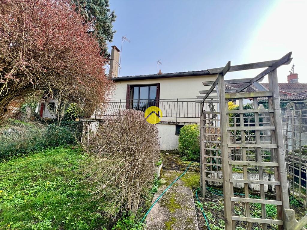 Maison 5 pièces 125 m² · à Lere · 125 m² · 82 000 €
